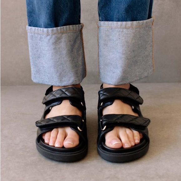 ALOHAS Women’s HOOK LOOP SANDAL - BLACK - Picture 3 of 15